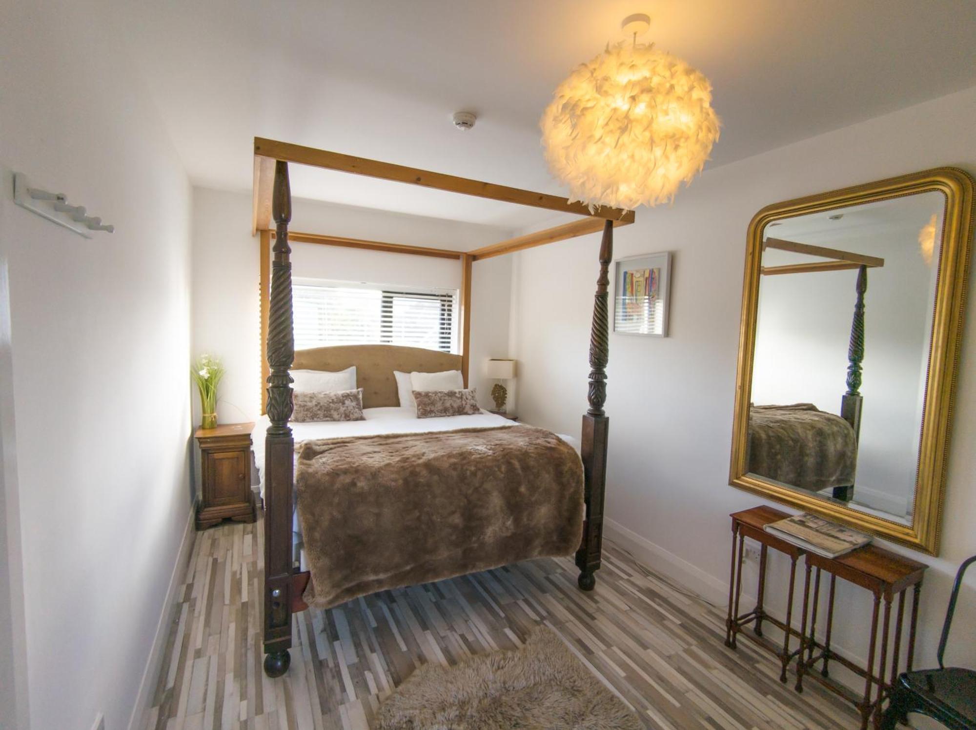Mocha Newcastle Bed and Breakfast Γκάλγουεϊ Εξωτερικό φωτογραφία
