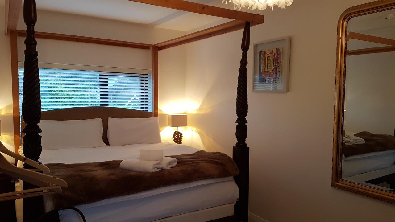 Mocha Newcastle Bed and Breakfast Γκάλγουεϊ Εξωτερικό φωτογραφία