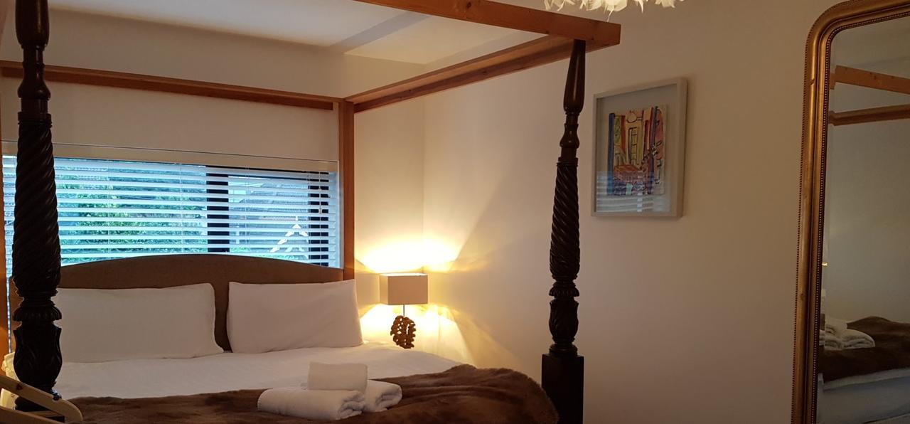 Mocha Newcastle Bed and Breakfast Γκάλγουεϊ Εξωτερικό φωτογραφία